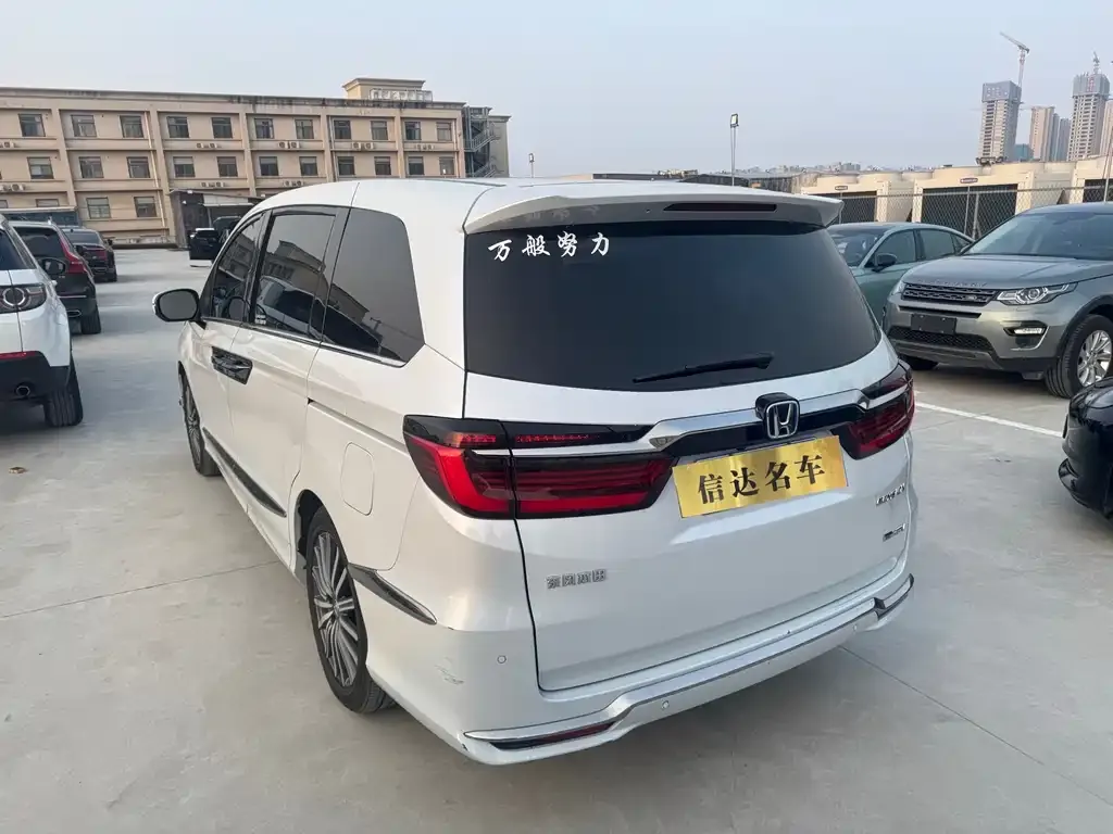 Honda Elysion 2024 из CN, фото 6