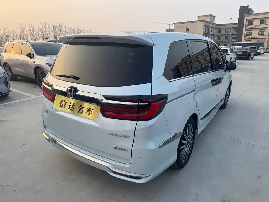 Honda Elysion 2024 из CN, фото 2