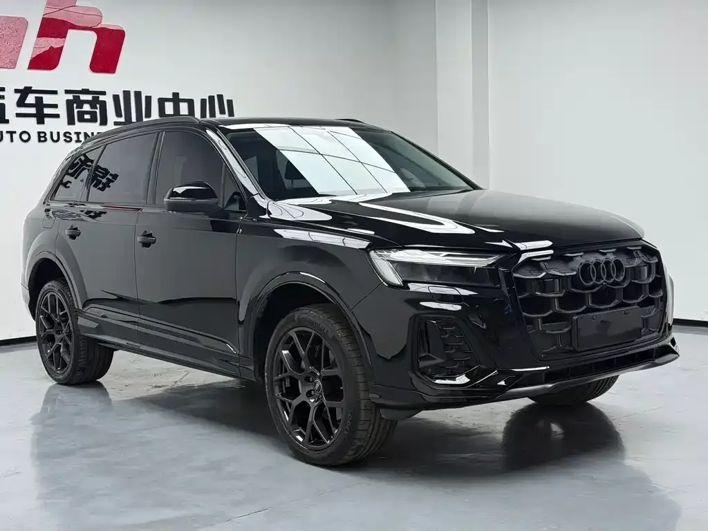 Audi Q7 2025 из CN, фото 2