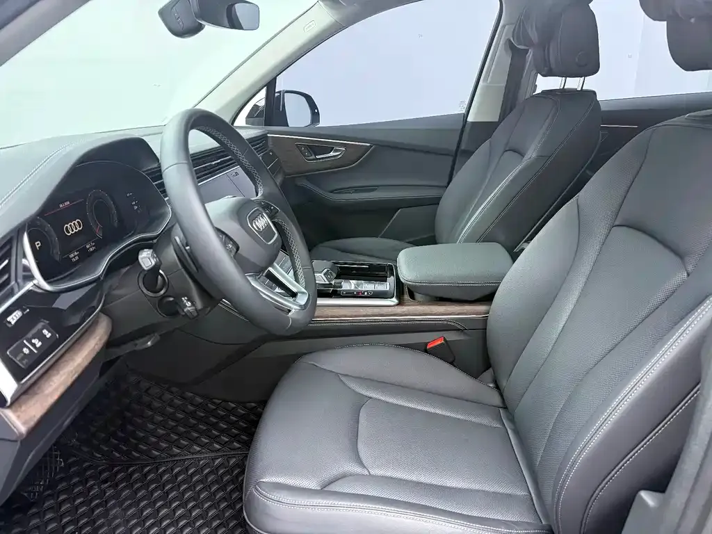 Audi Q7 2025 из CN, фото 5