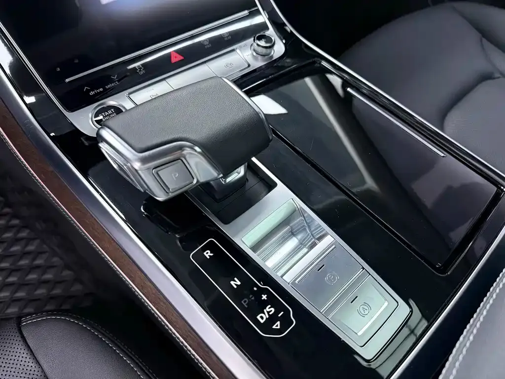 Audi Q7 2025 из CN, фото 4