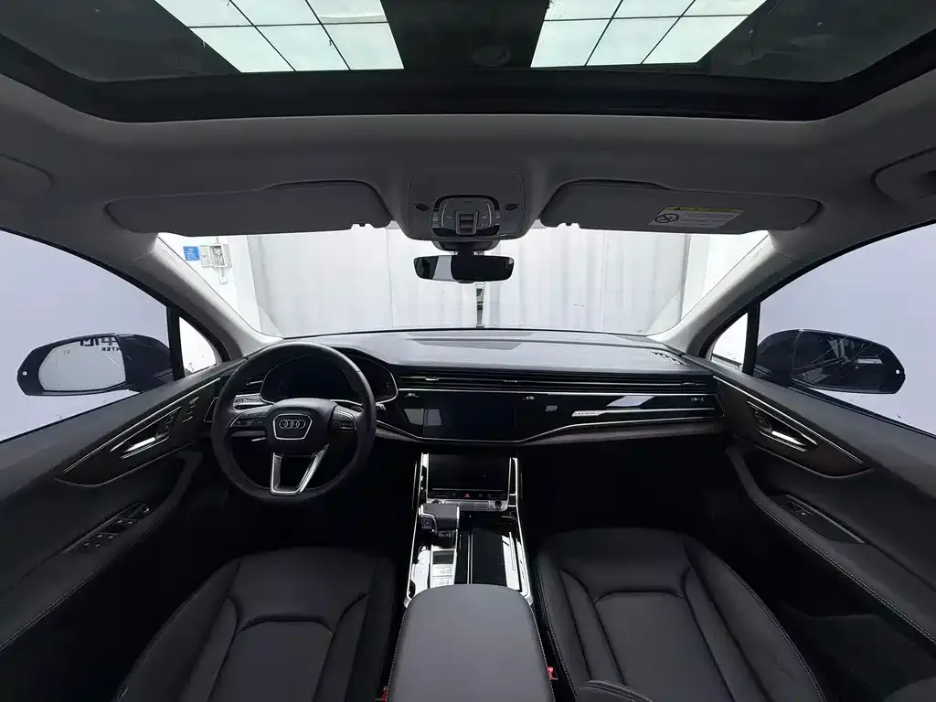 Audi Q7 2025 из CN, фото 3