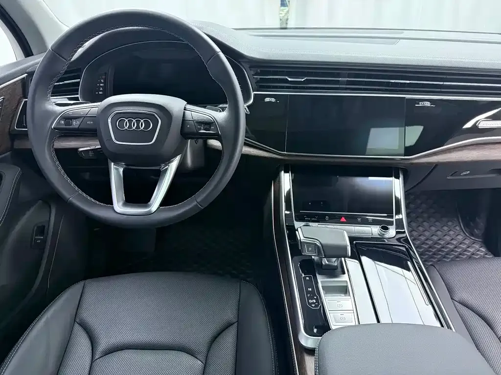 Audi Q7 2025 из CN, фото 10