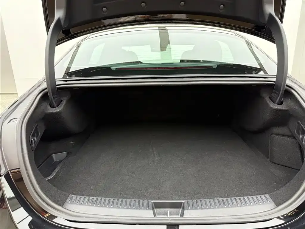 Mercedes-Benz E-Class New Energy — фото 3