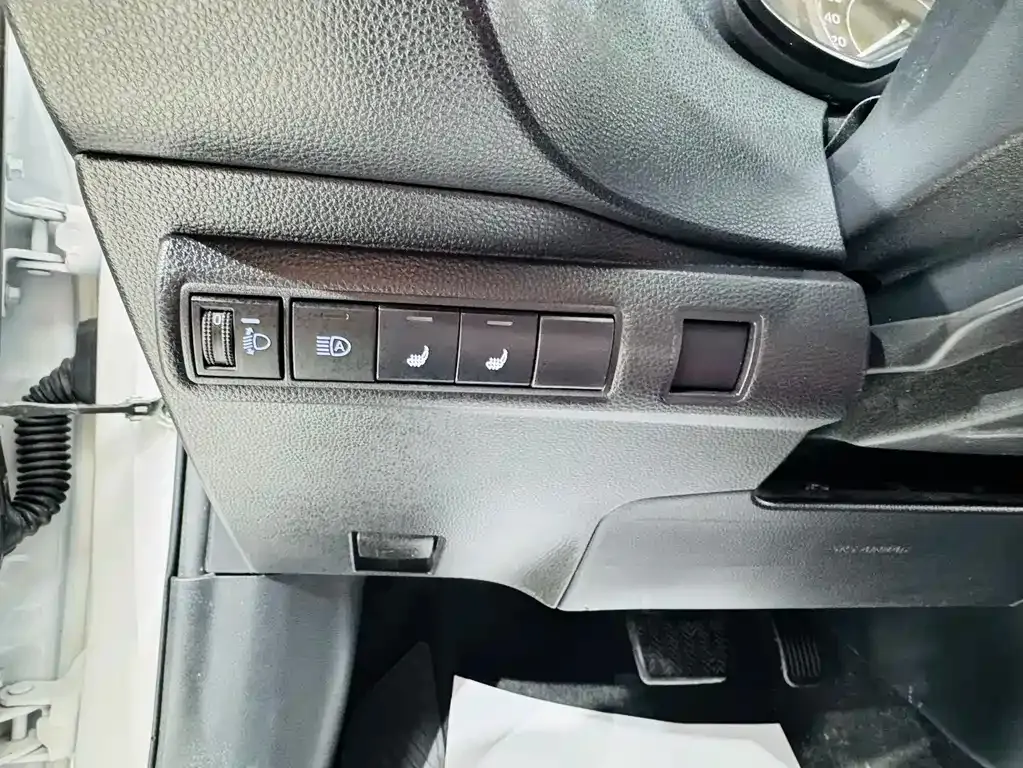 Toyota Corolla — фото 9