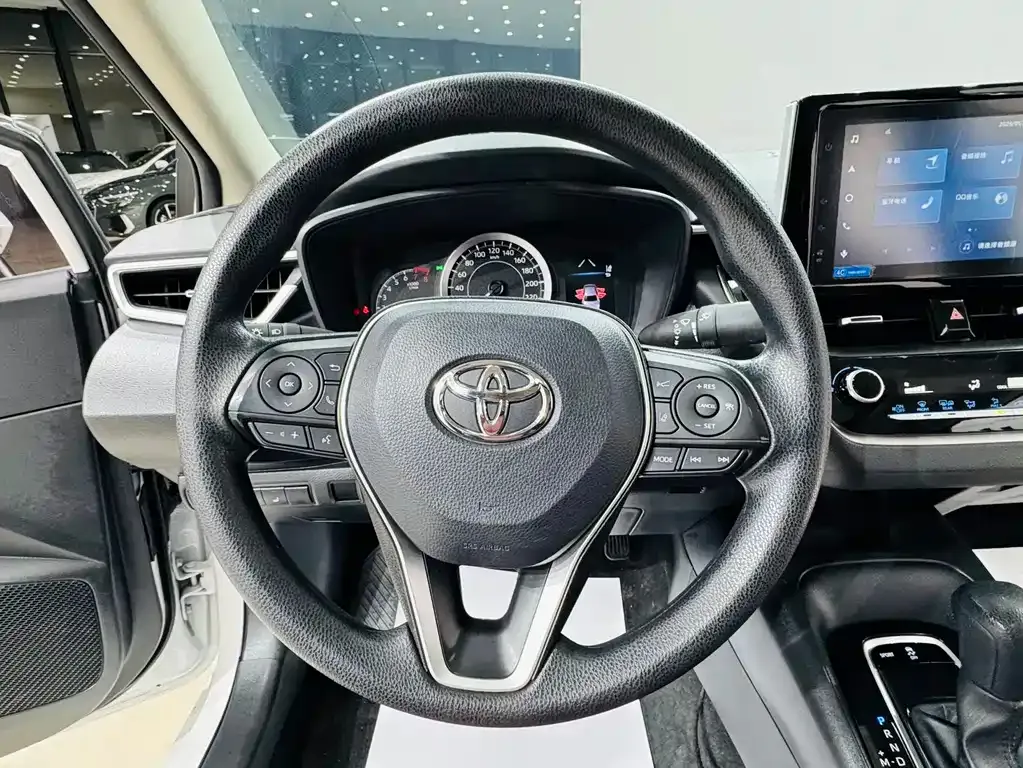 Toyota Corolla — фото 10