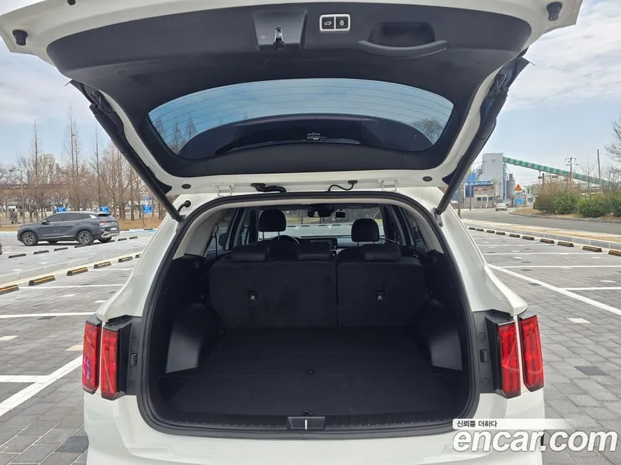 Kia Sorento — фото 10
