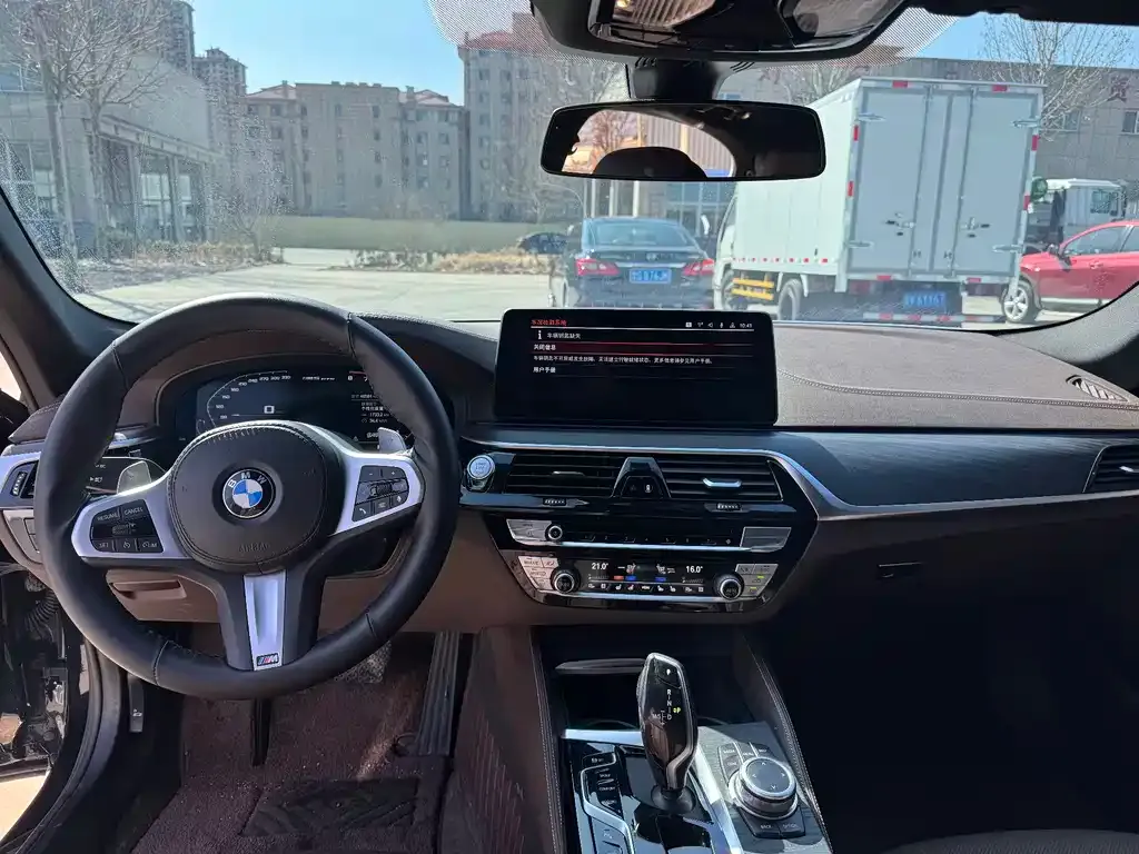 BMW 5 Series — фото 10