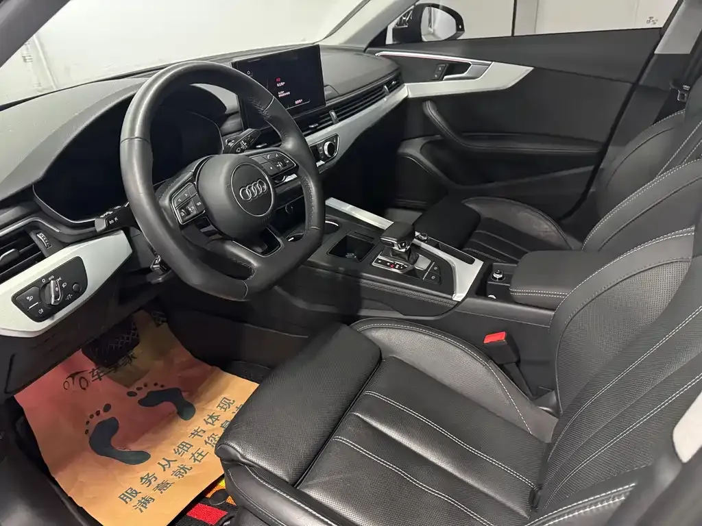 Audi A4L 2022 из CN, фото 2