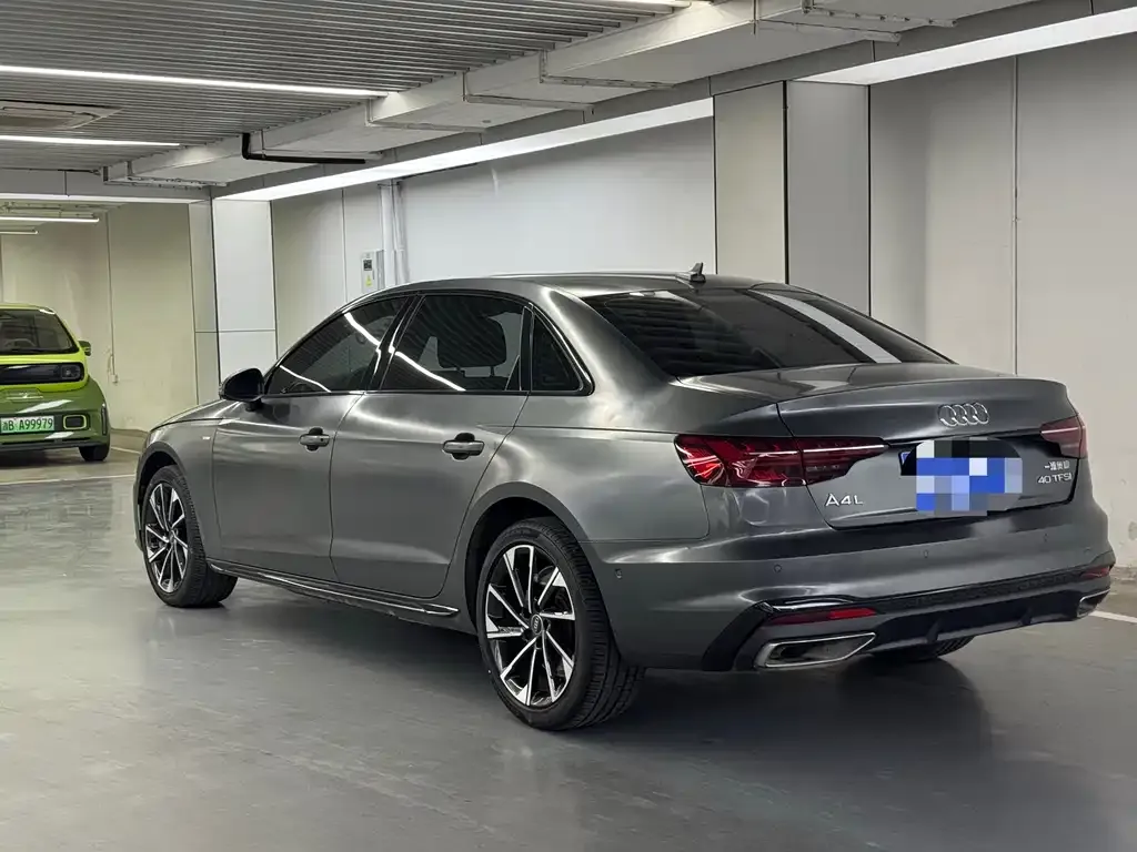 Audi A4L 2022 из CN, фото 10