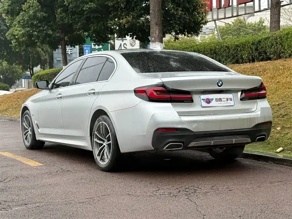 BMW 5 Series — фото 4