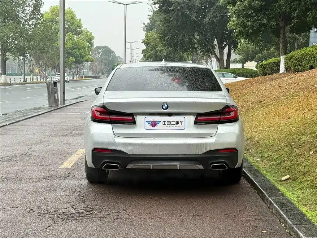BMW 5 Series — фото 10