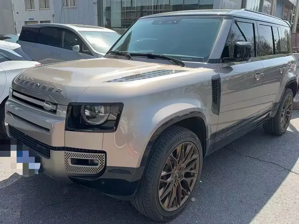 Land Rover Defender — фото 1