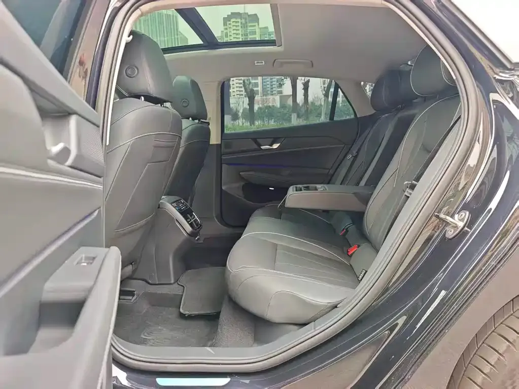 Volkswagen Passat — фото 9