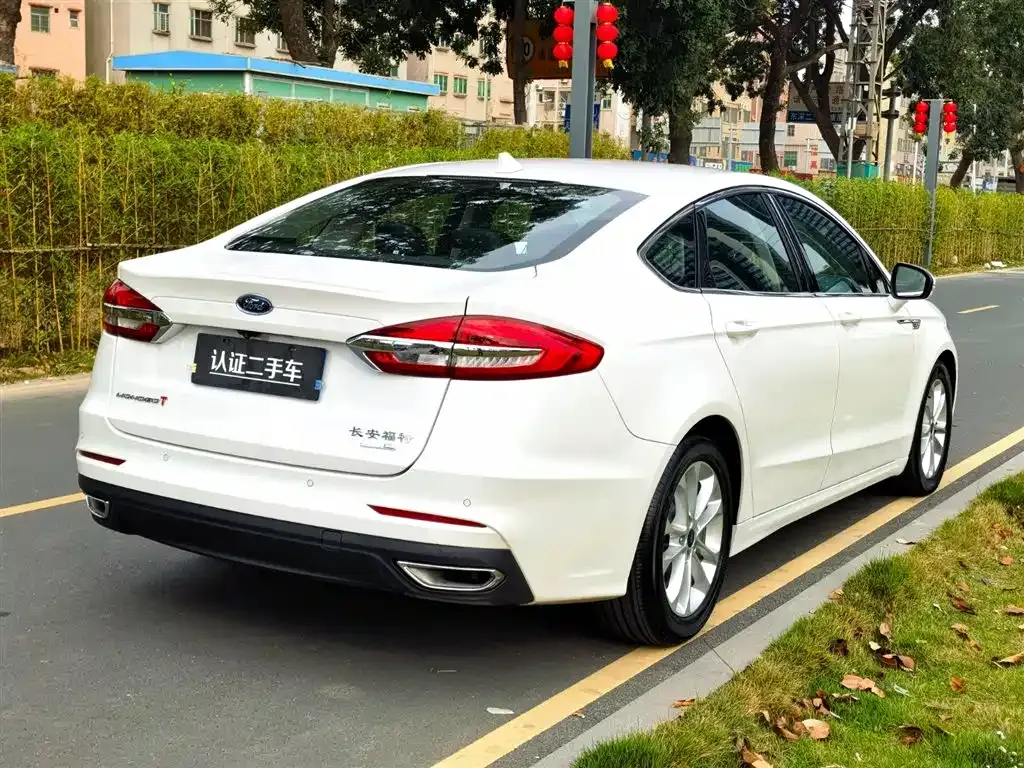 Ford Mondeo — фото 10