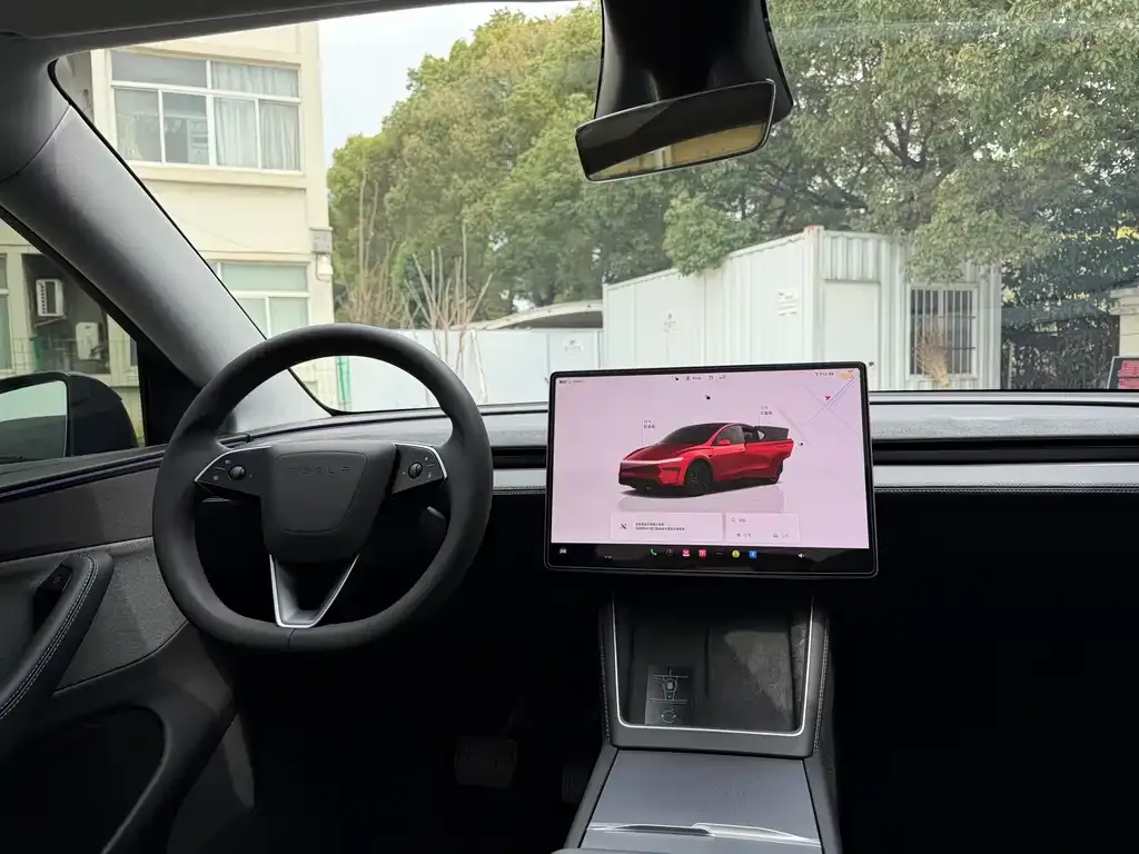 Tesla Model Y — фото 6