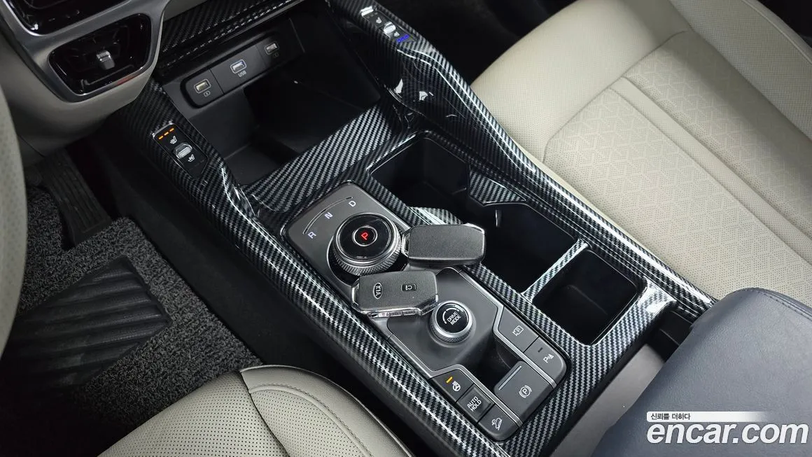 Kia Sorento — фото 9