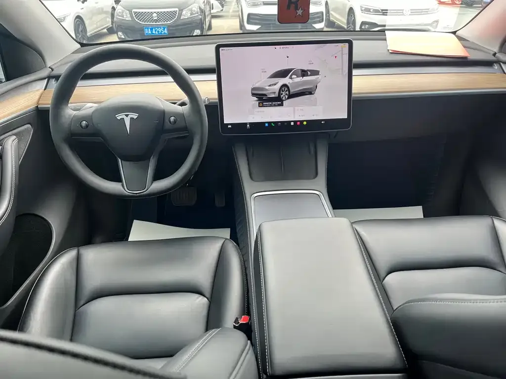 Tesla Model Y — фото 4