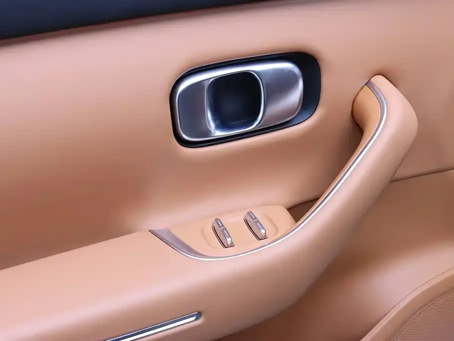 Leapmotor C10 — фото 10