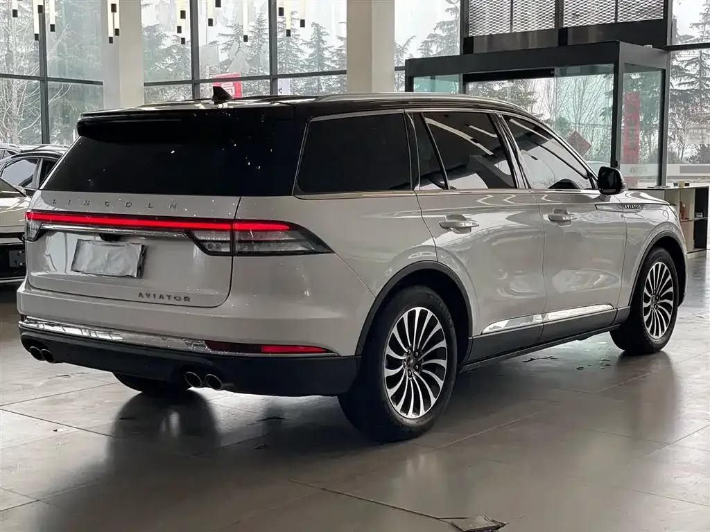 Lincoln Aviator — фото 10