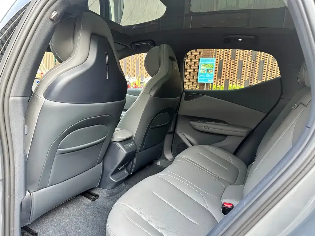Lynk & Co Z20 2024 из CN, фото 4