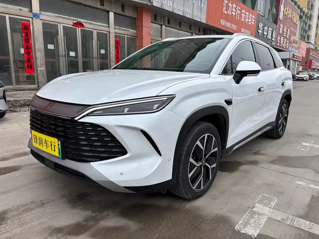 BYD L DM-i — фото 1