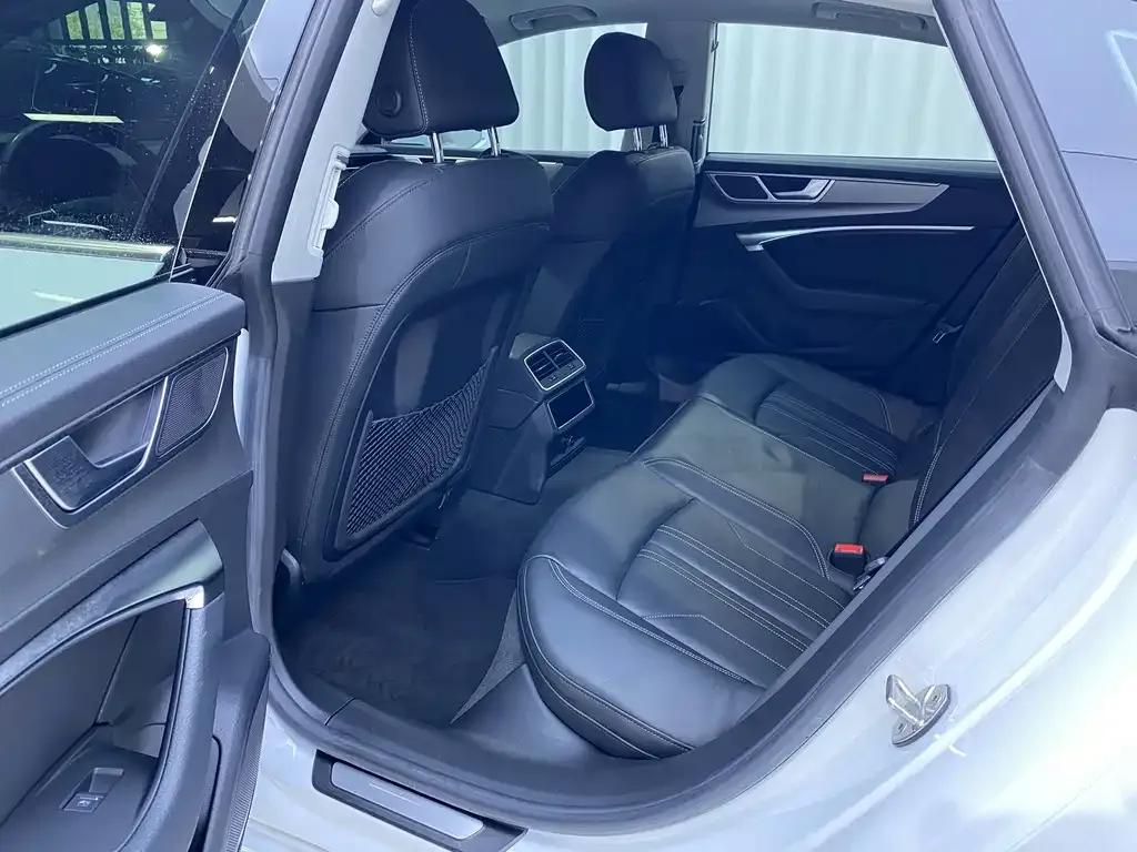 Audi A7 2024 из CN, фото 8