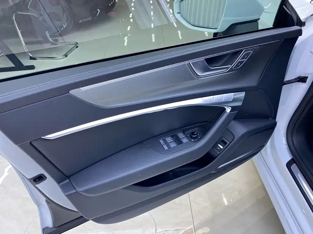 Audi A7 2024 из CN, фото 7