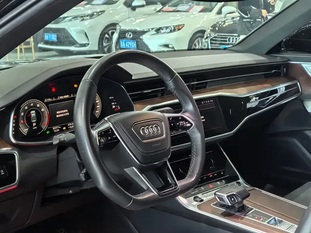 Audi A6L 2023 из CN, фото 4