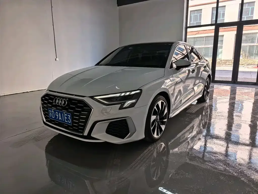 Audi A3 — фото 1
