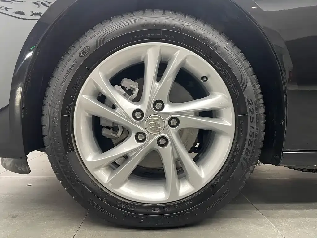 Buick Regal — фото 9
