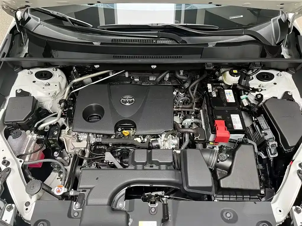 Toyota RAV4 — фото 8