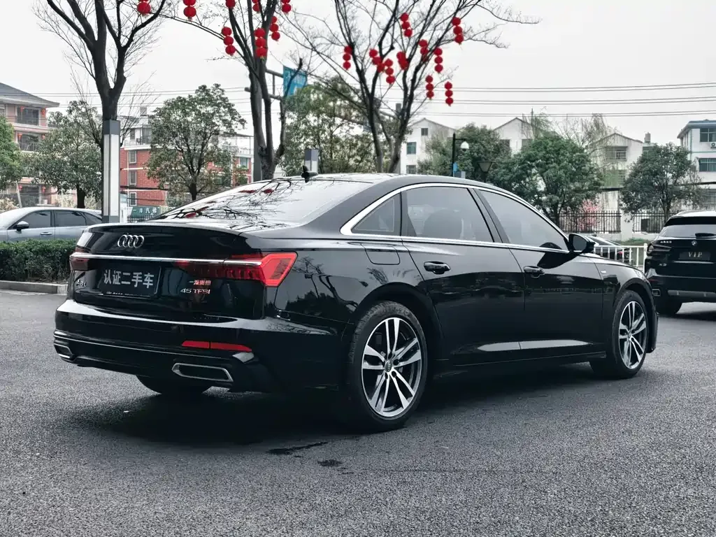 Audi A6L — фото 8