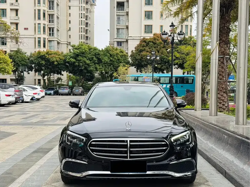 Mercedes-Benz E-Class — фото 3