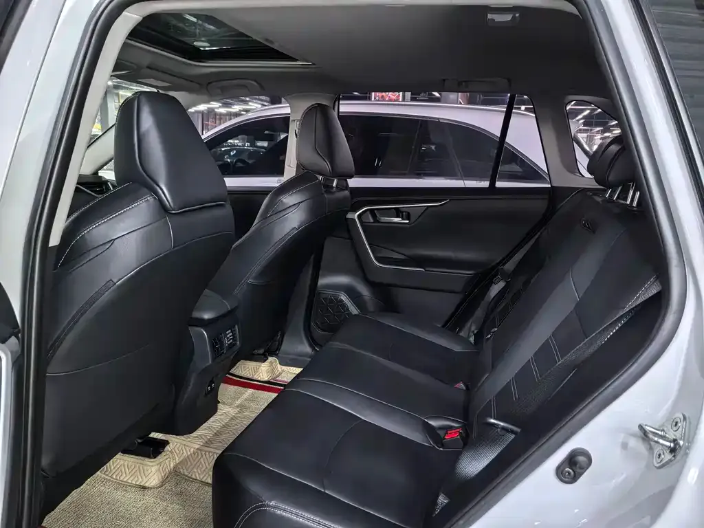 Toyota Wildlander 2021 из CN, фото 5