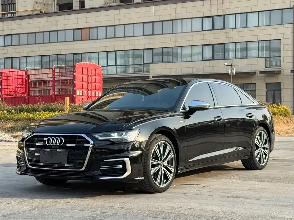 Audi A6L — фото 1