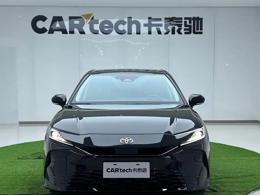 Toyota Camry 2025 из CN, фото 2