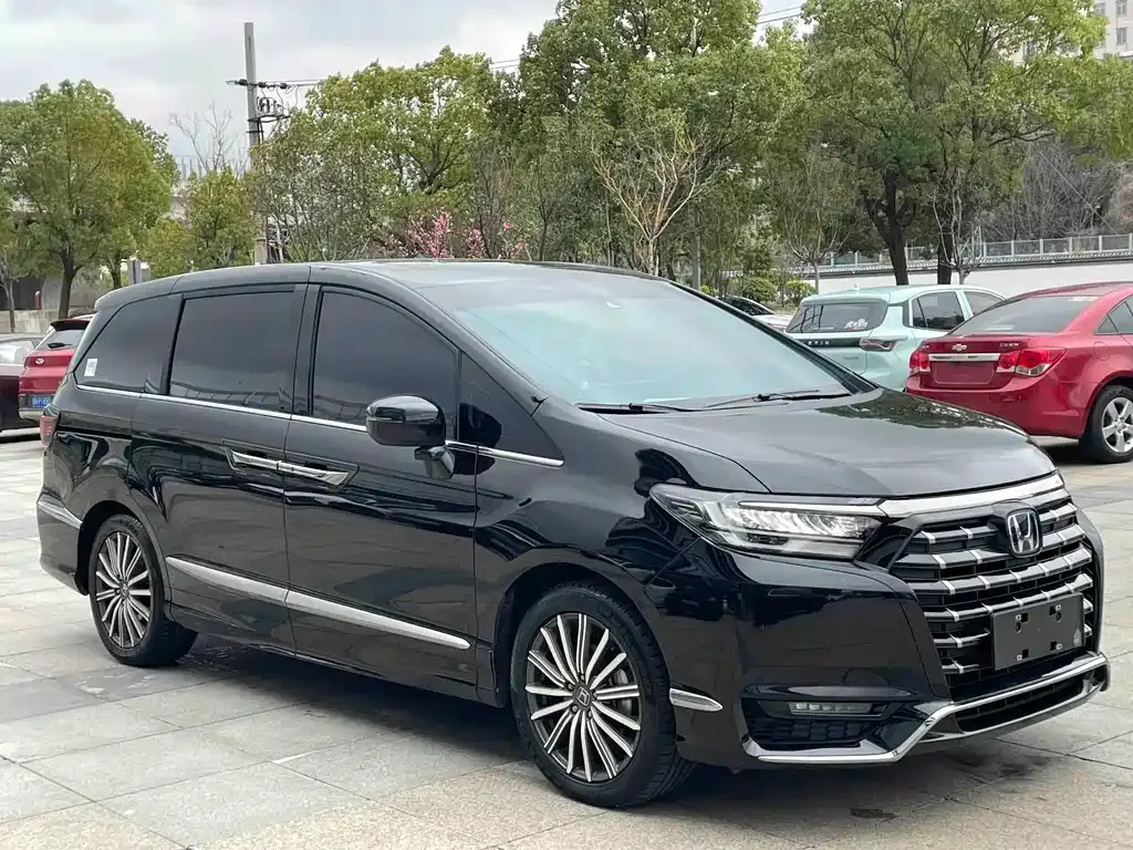 Honda Elysion 2023 из CN, фото 10