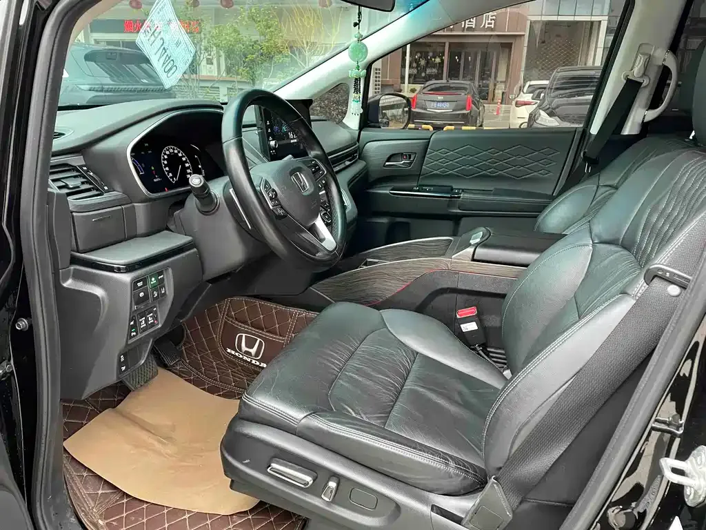 Honda Elysion 2023 из CN, фото 4