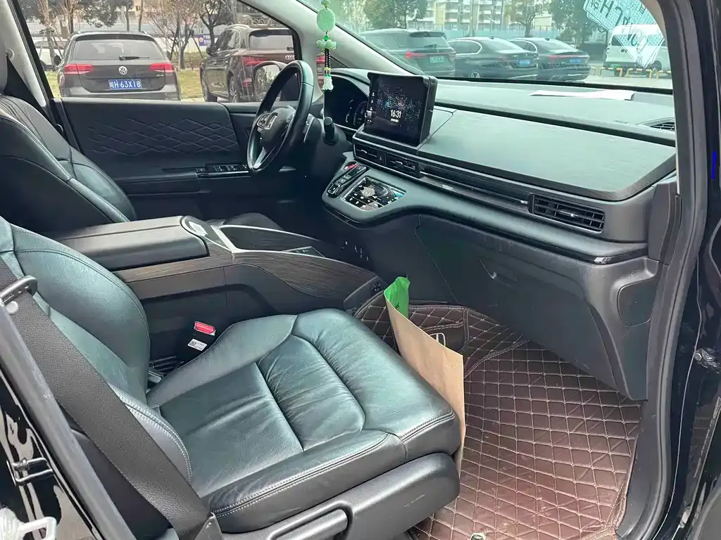 Honda Elysion 2023 из CN, фото 5