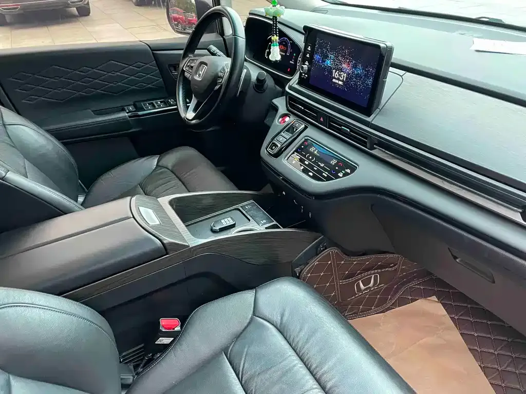 Honda Elysion 2023 из CN, фото 7