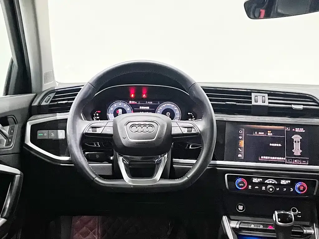 Audi Q3 — фото 3