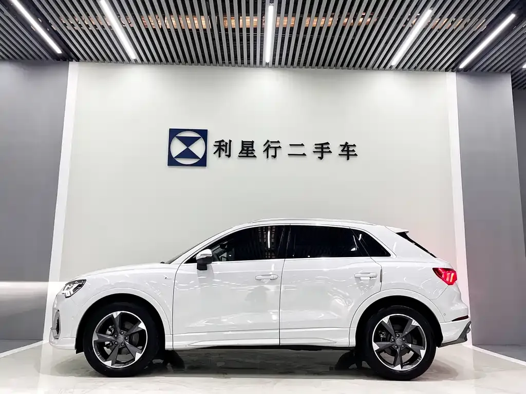 Audi Q3 — фото 9