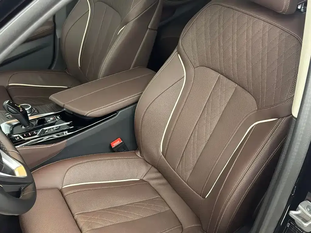 BMW 5 Series — фото 10
