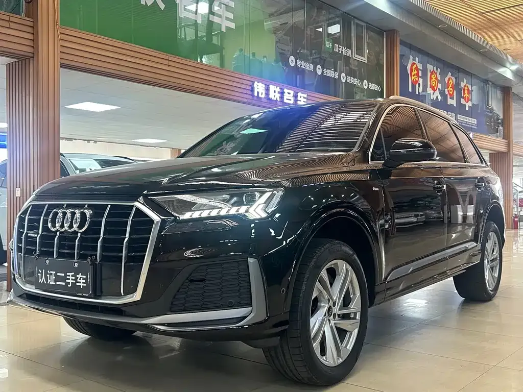 Audi Q7 2024 из CN, фото 1