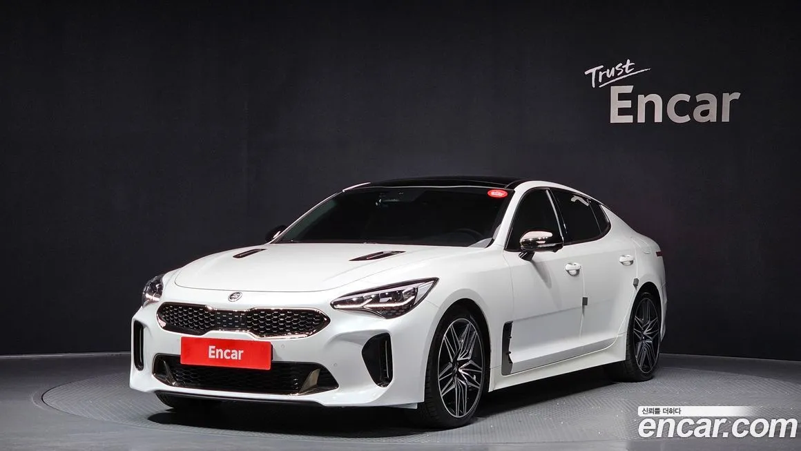 Kia Stinger — фото 1