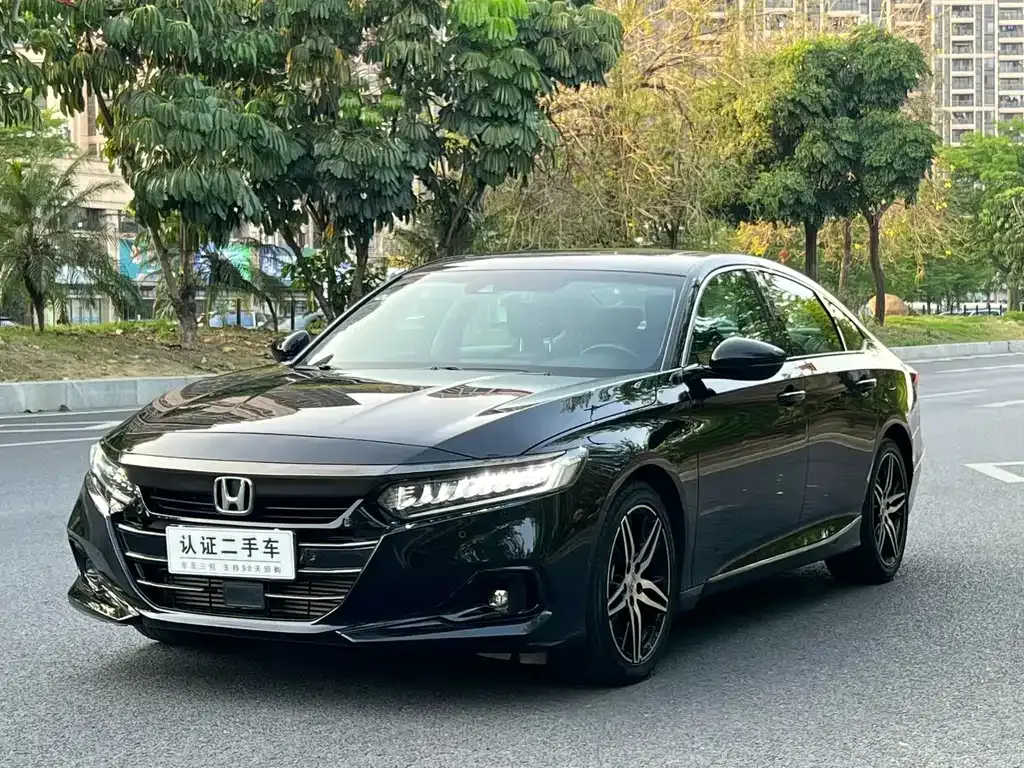 Honda Accord — фото 1