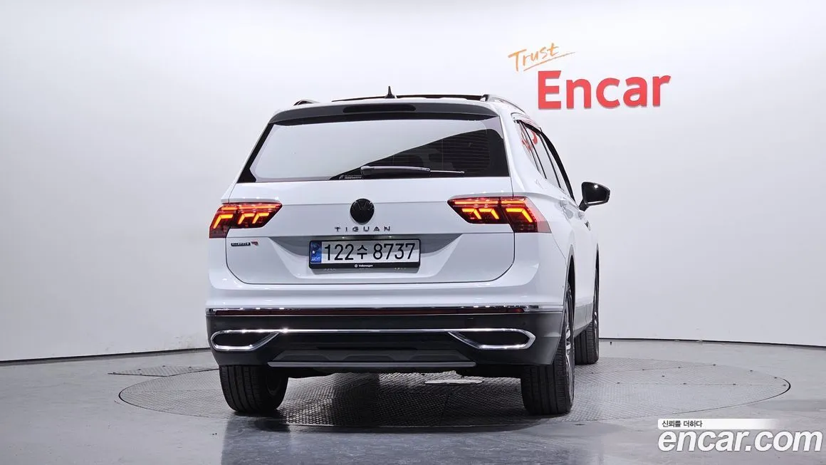 Volkswagen Tiguan — фото 10