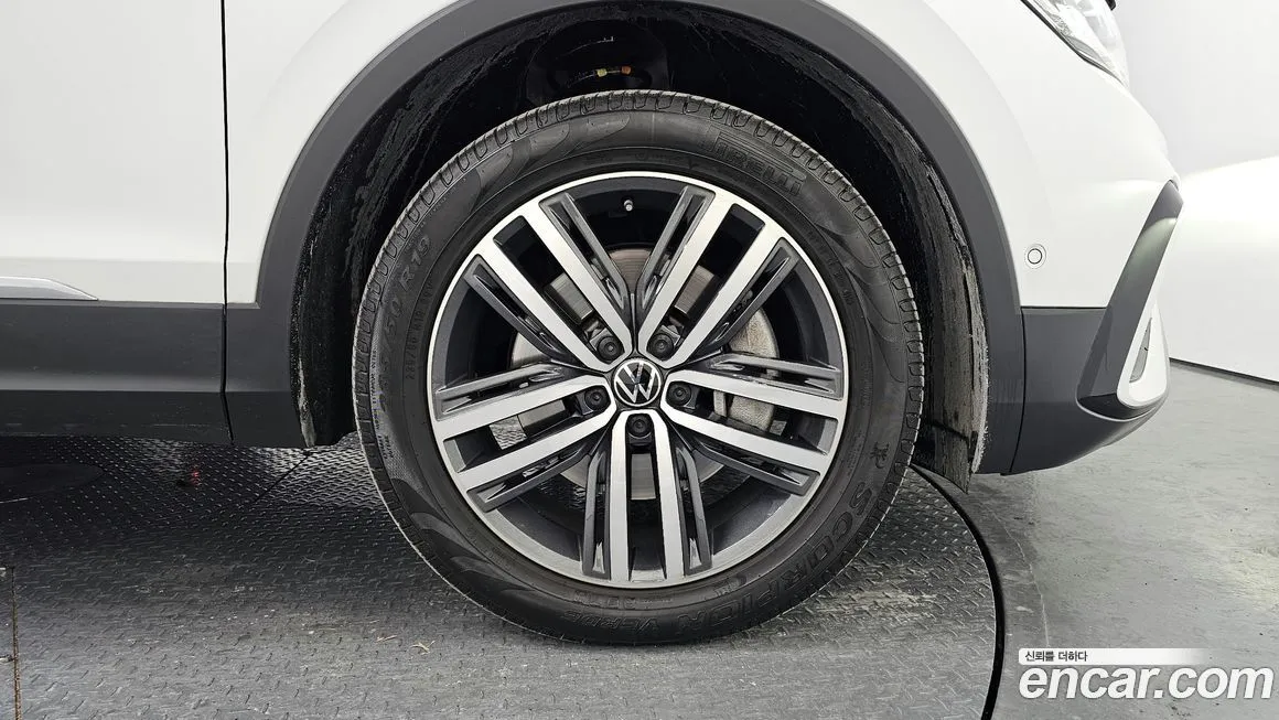Volkswagen Tiguan — фото 5