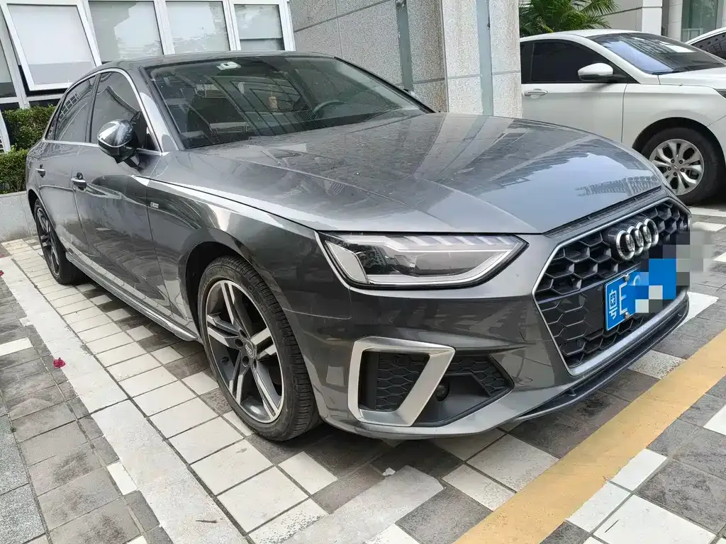 Audi A4L 2021 из CN, фото 10